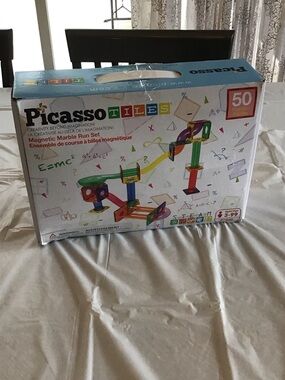 PicassoTiles Magnetic Marble Run Set, model number PTG50